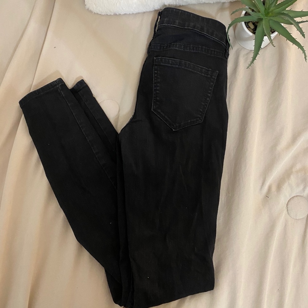 Plain black skinny jeans